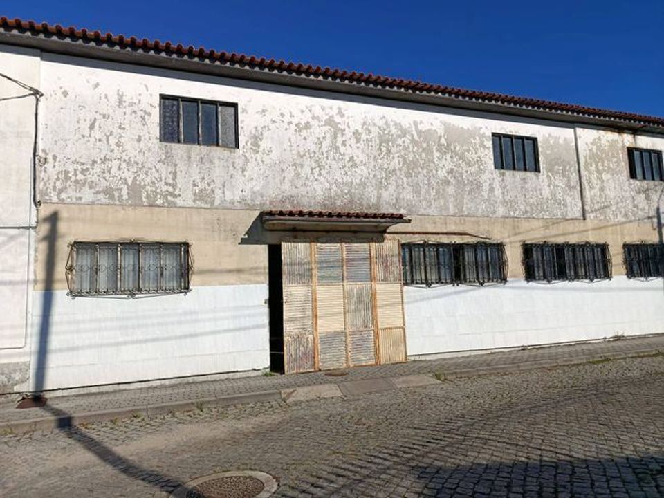 Erhvervsejendom i Santa Maria da Feira, Aveiro - foto 1