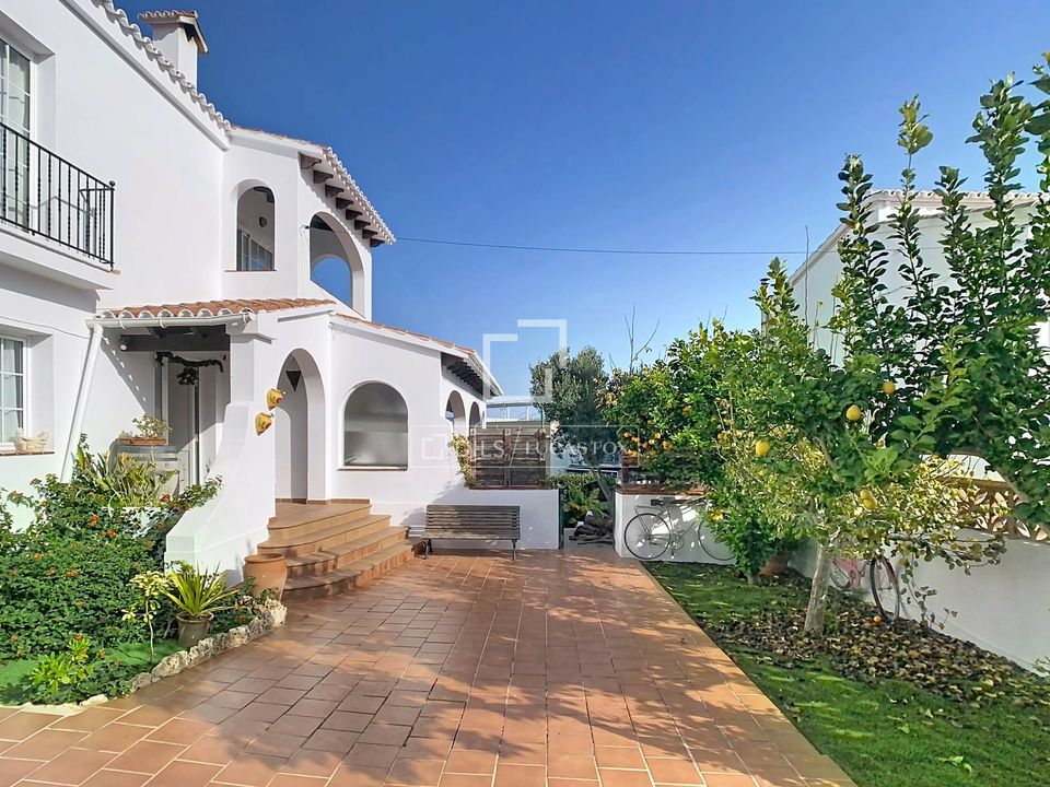 Villa in Es Castell, Menorca - foto 1
