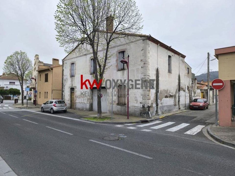 Erhvervsejendom i Le Boulou, Pyrenees-Orientales - foto 1
