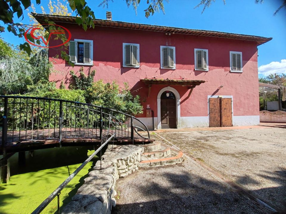 Erhvervsejendom i Terranuova Bracciolini, Arezzo - foto 1