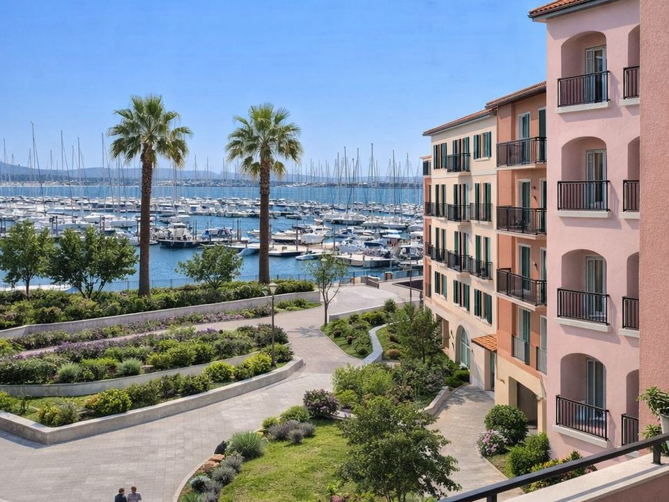 Lejlighed i Port-de-Bouc, Bouches-du-Rhone - foto 1