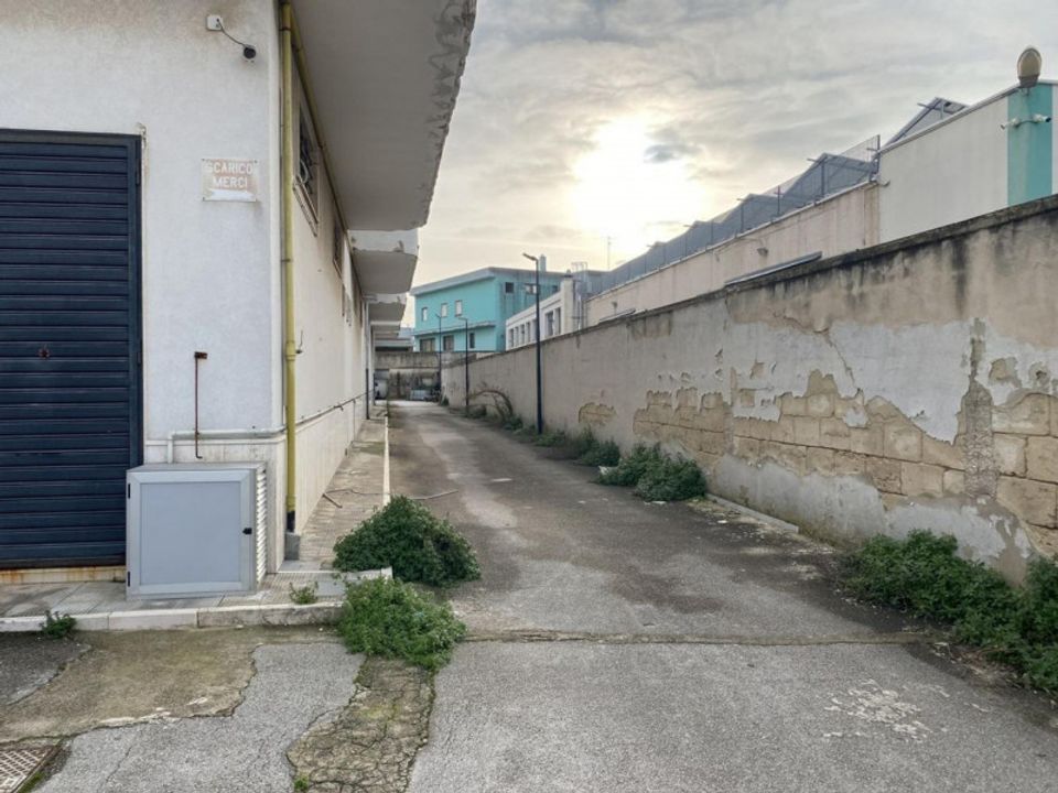 Erhvervsejendom i Bisceglie, Barletta-Andria-Trani - foto 4