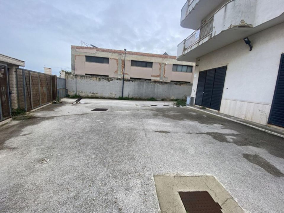 Erhvervsejendom i Bisceglie, Barletta-Andria-Trani - foto 5