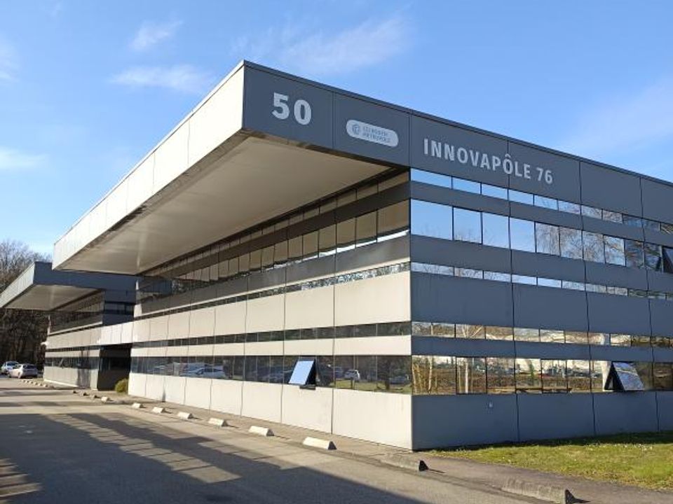 Erhvervsejendom i Saint-Étienne-du-Rouvray, Seine-Maritime - foto 3
