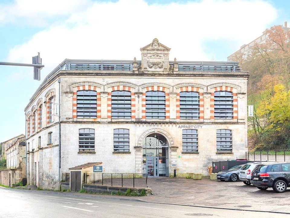 Propriedade comercial em Angouleme, Charente - foto 1