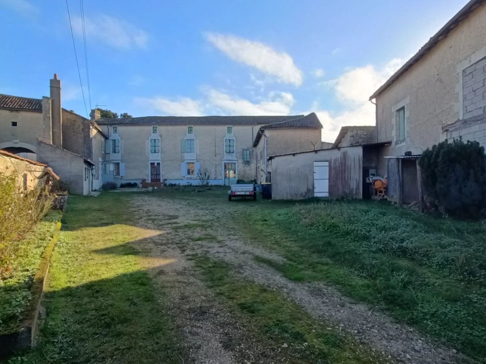 Villa i Neuville-de-Poitou, Vienne - foto 1