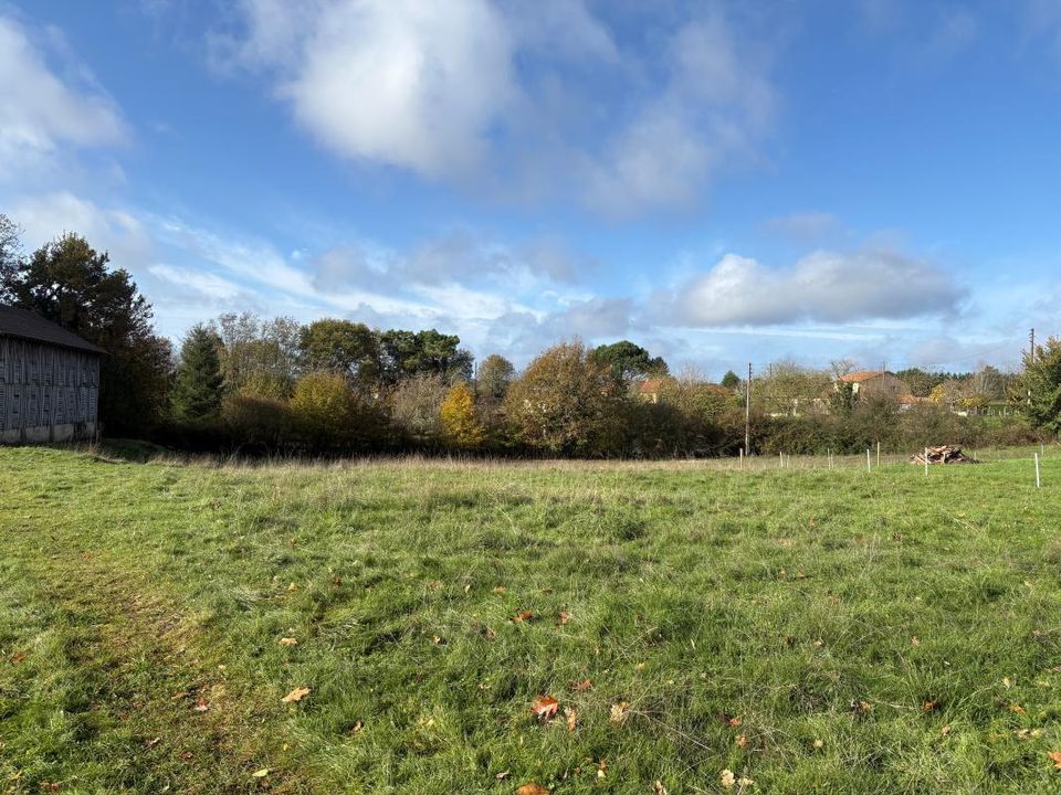 Terreno en Saint-Front-de-Pradoux, Dordogne - foto 1