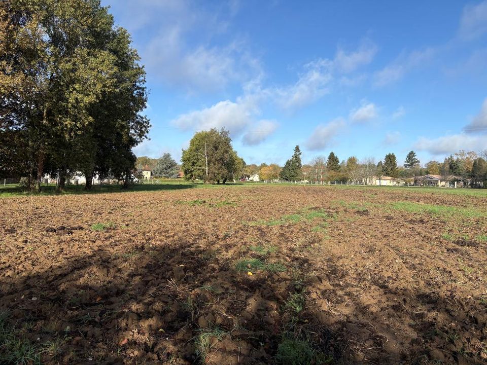 Terra a Saint-Front-de-Pradoux, Dordogne - foto 1