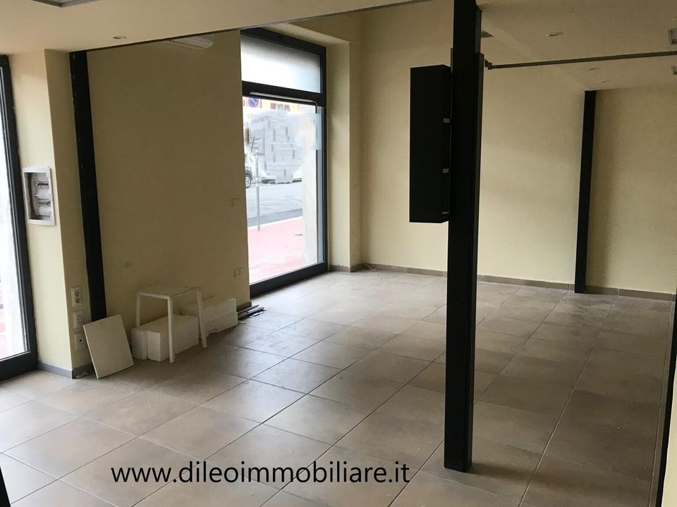 Erhvervsejendom i Ascoli Piceno, Ascoli Piceno - foto 1