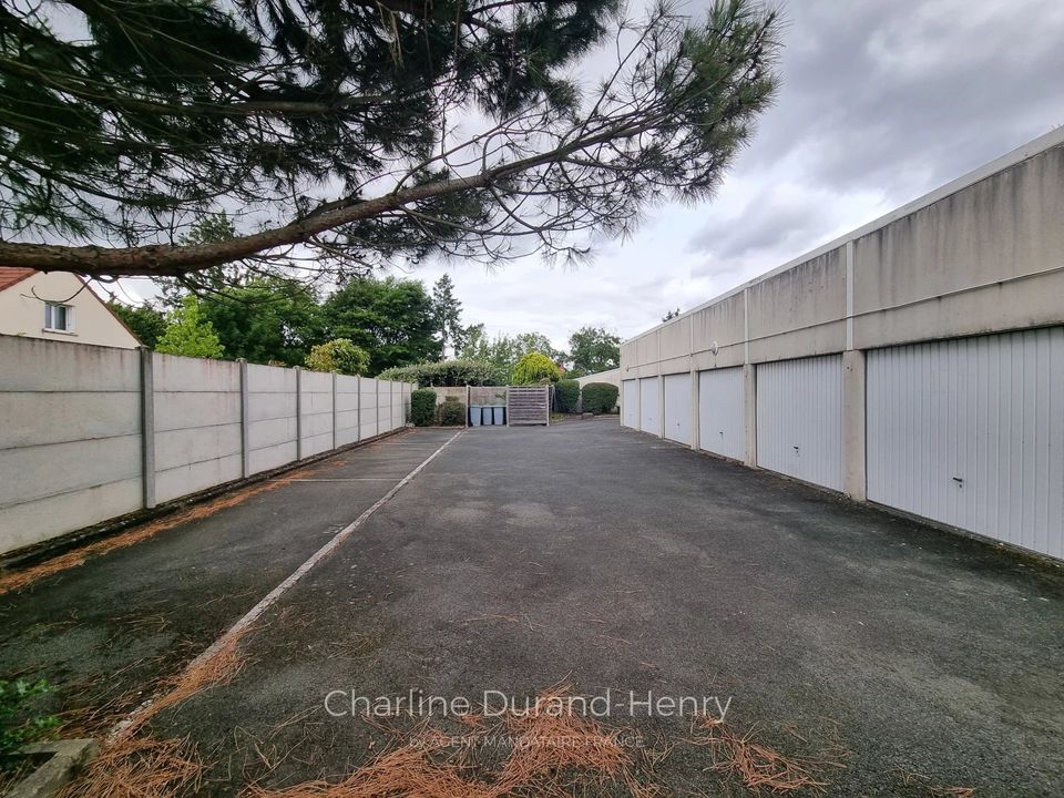 Garage i Fleury-les-Aubrais, Loiret - foto 2