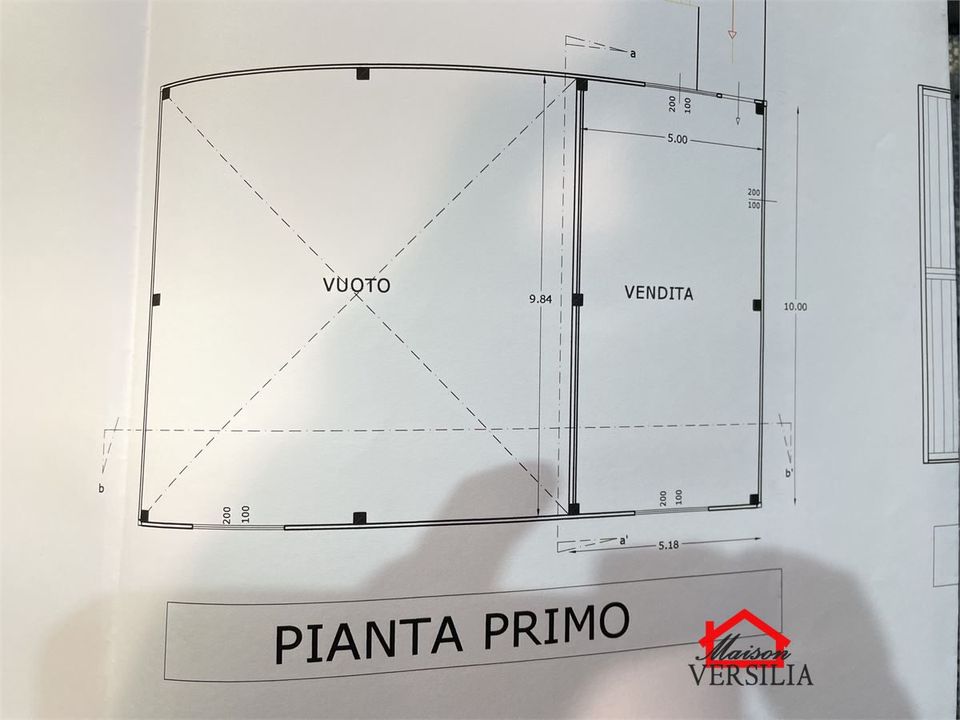 Erhvervsejendom i Carrara, Massa and Carrara - foto 1
