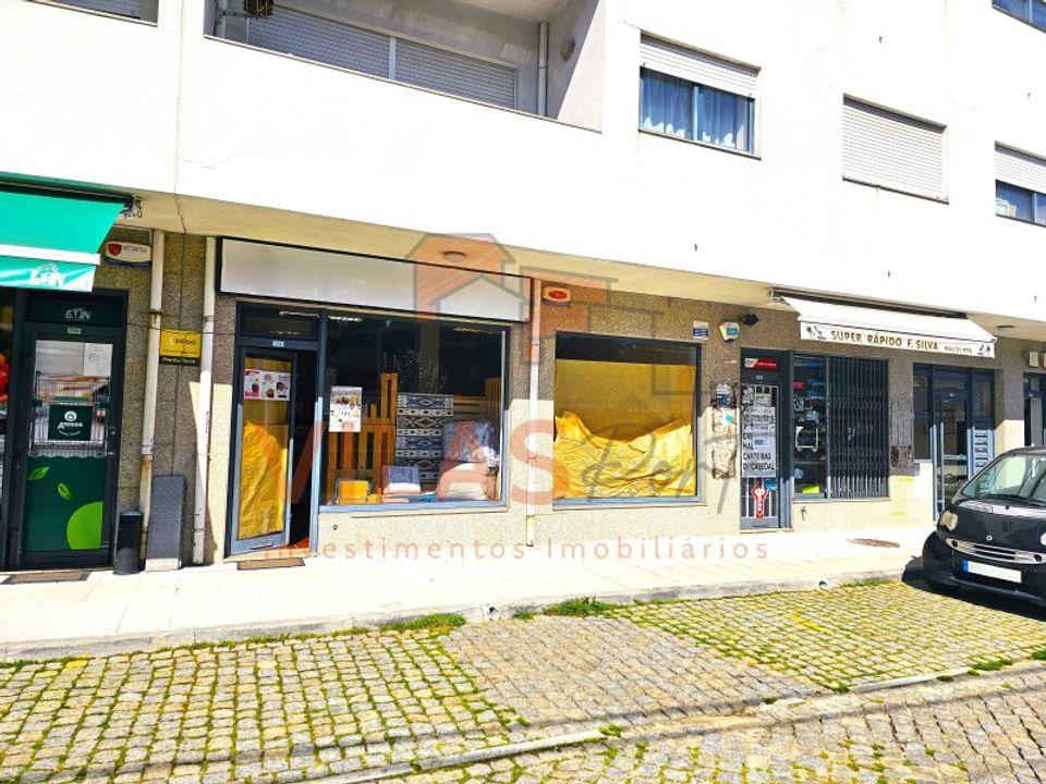 Erhvervsejendom i Recarei, Porto - foto 1