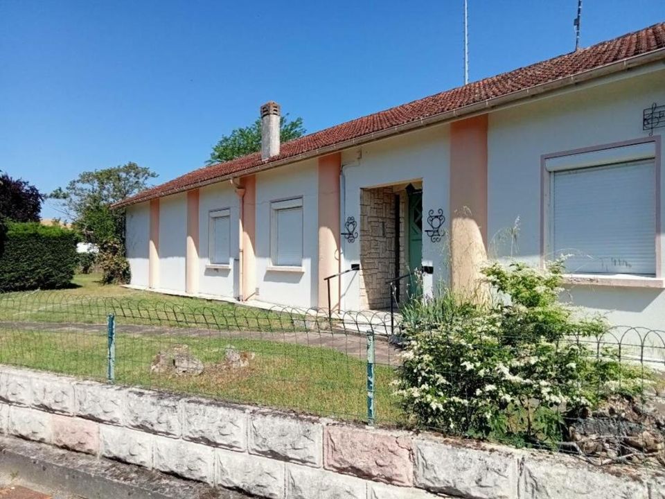Villa i Saint-Seurin-sur-l'Isle, Gironde - bilde 1