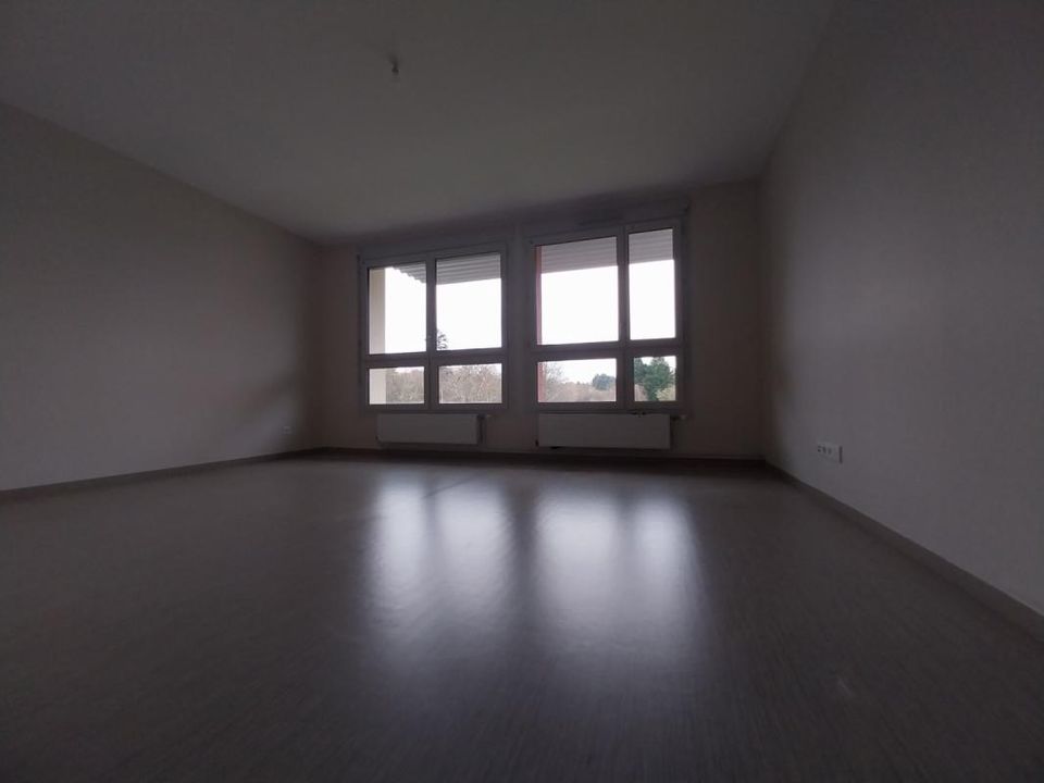 Apartment in Wassy, Haute-Marne - photo 1