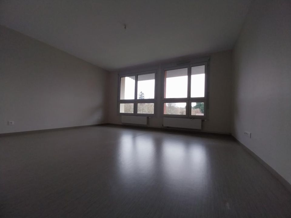 Apartment in Wassy, Haute-Marne - photo 2