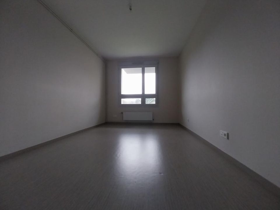 Apartment in Wassy, Haute-Marne - photo 4