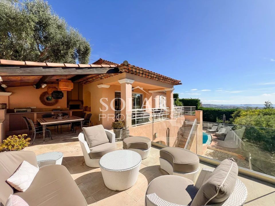 Villa i Mandelieu-la-Napoule, Alpes-Maritimes - foto 1