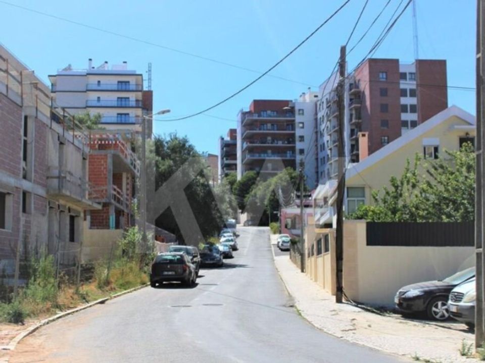 Helårsgrund i Odivelas, Lisbon - foto 1