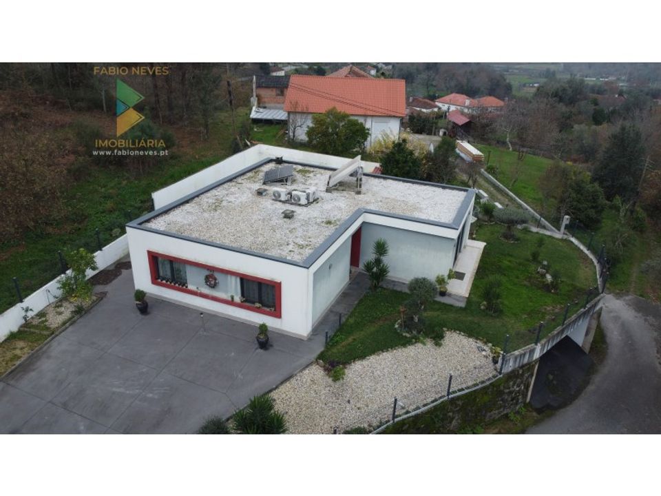 Villa i Arcos de Valdevez, Viana do Castelo - foto 1