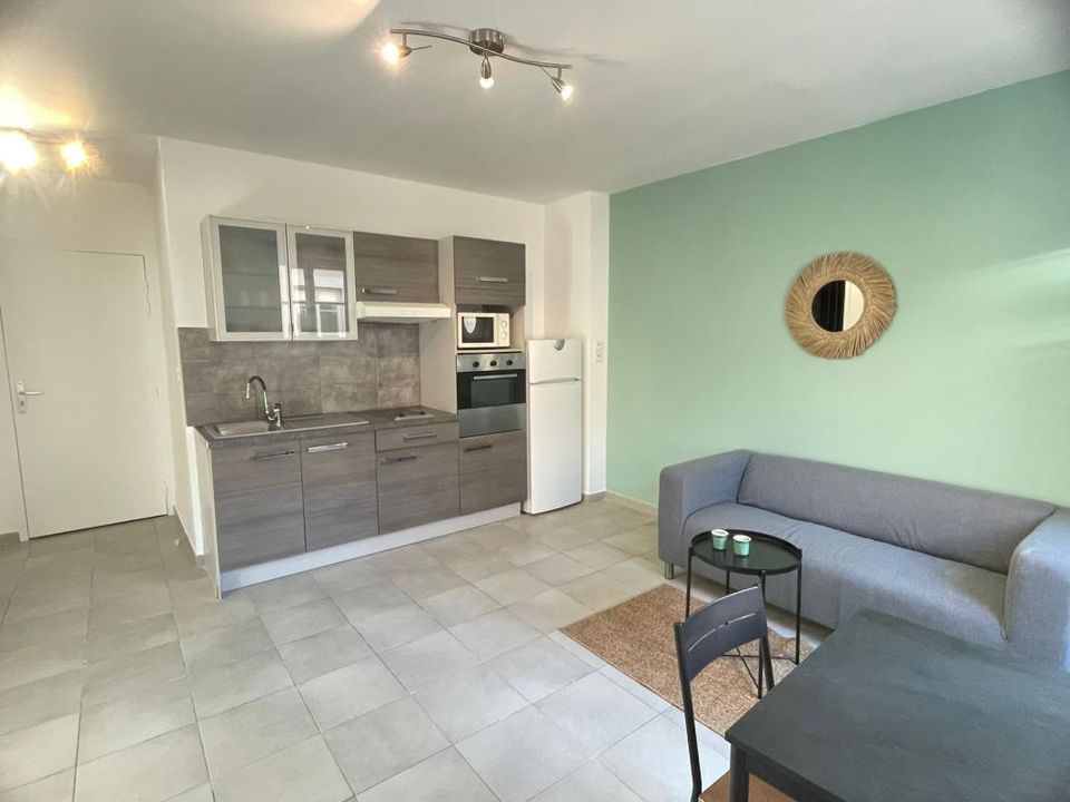 Apartment in Marseille, Bouches-du-Rhone - photo 3