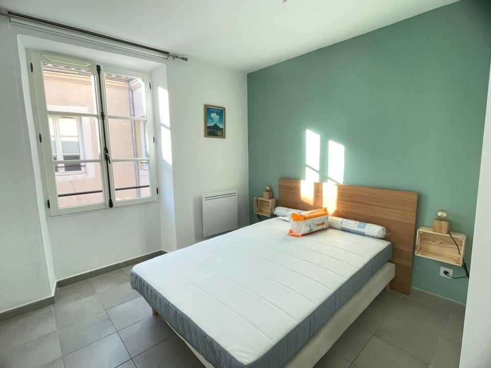 Apartment in Marseille, Bouches-du-Rhone - photo 5