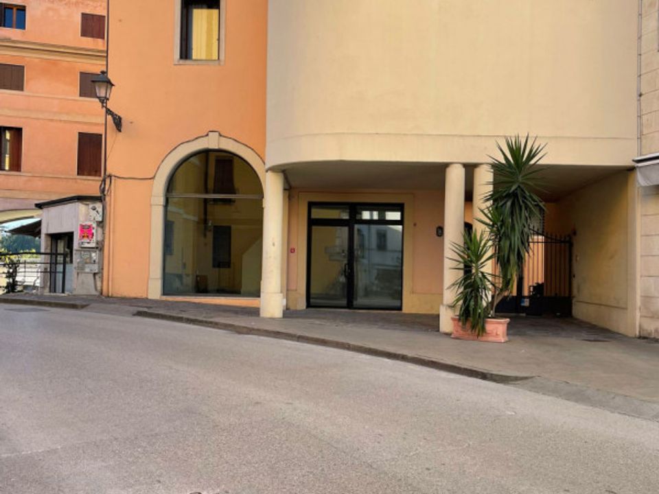 Erhvervsejendom i Vicenza, Vicenza - foto 3