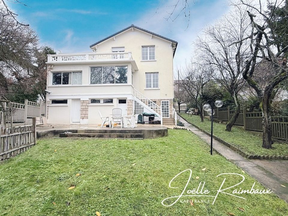 Villa i Chennevieres-sur-Marne, Val-de-Marne - foto 1