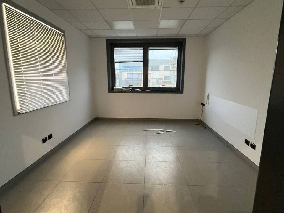 Erhvervsejendom i Castel San Giovanni, Piacenza - foto 4