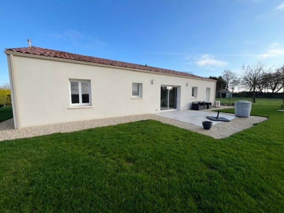 Villa i Saint-Jean-d'Angely, Charente-Maritime - foto 1