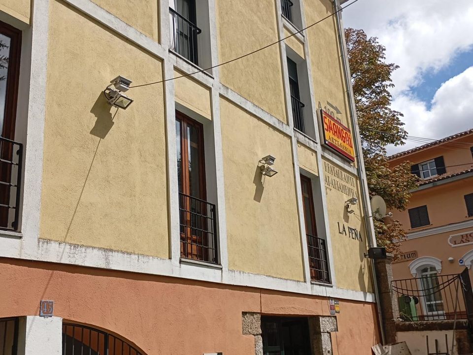Commercial property in Banos De Montemayor, Caceres - photo 4