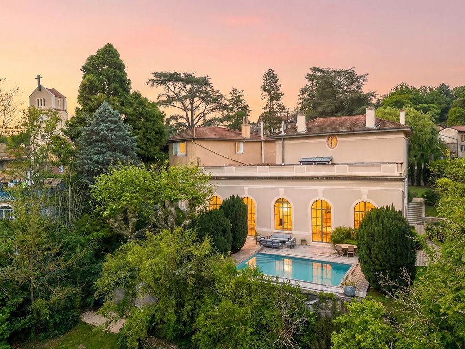 Villa i Charbonnières-les-Bains, Rhone - foto 1