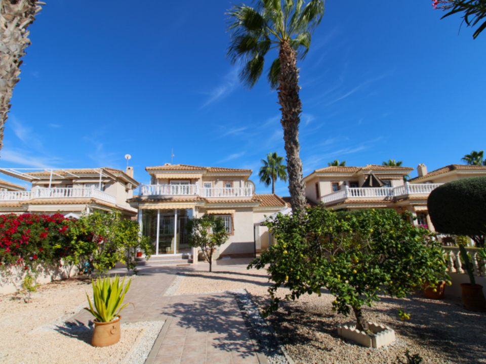 Villa in Los Dolses, Alicante - photo 1