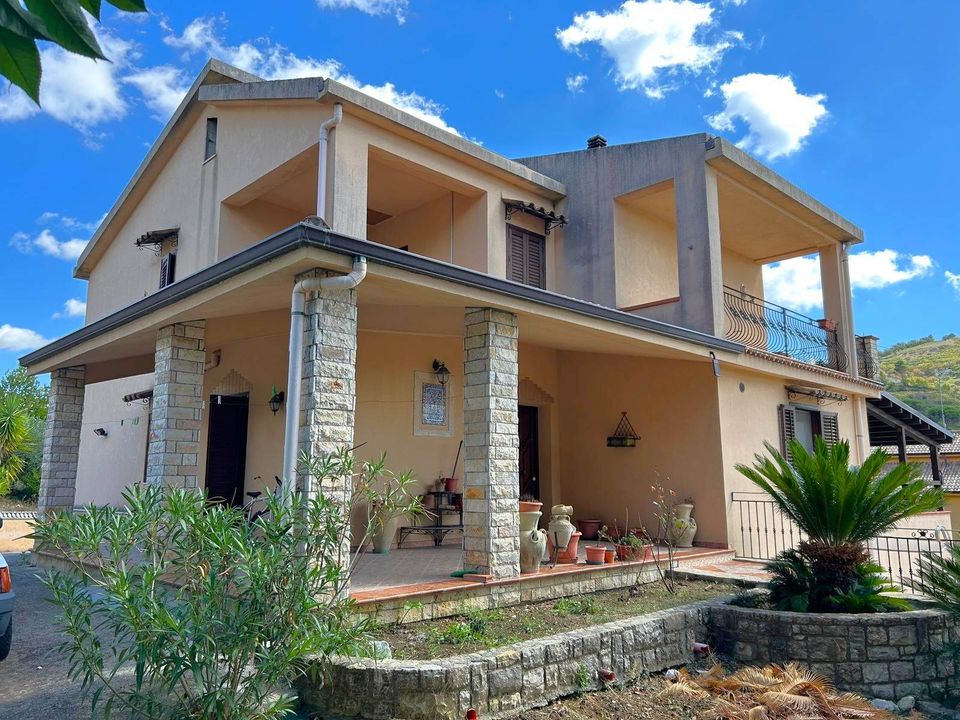 Villa i Chiusa Sclafani, Palermo - foto 1