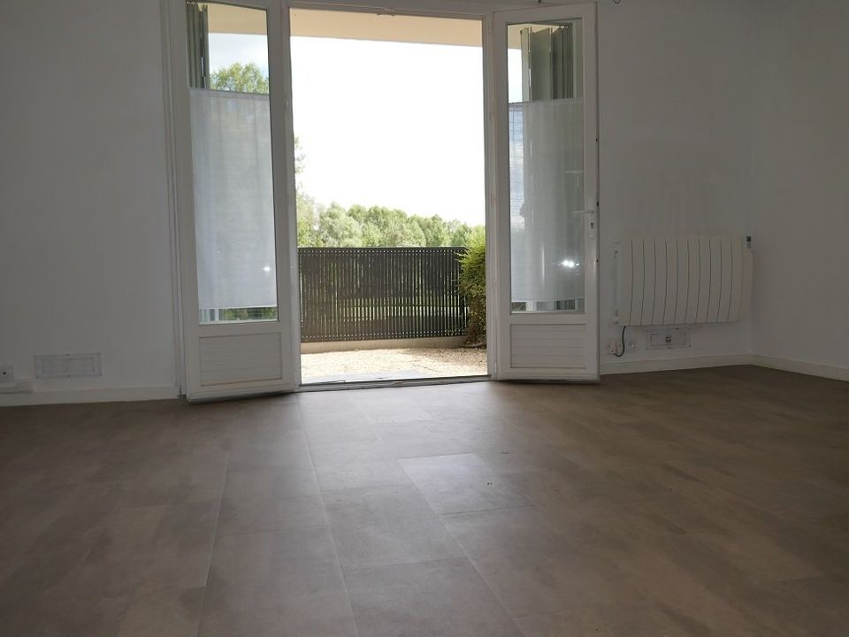 Apartment in Briollay, Maine-et-Loire - photo 1