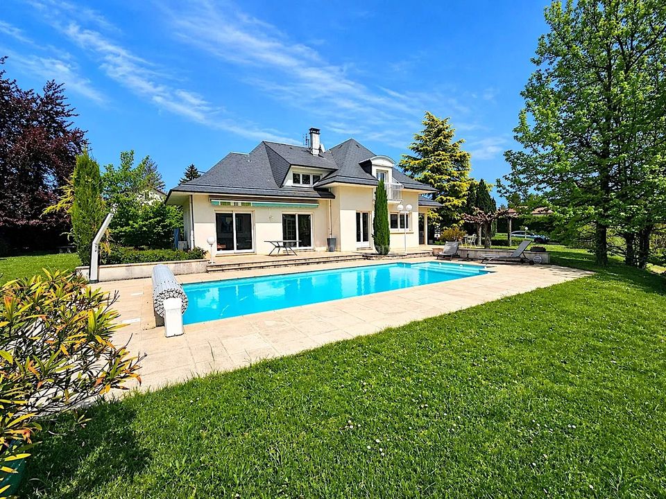 Villa i Saint-Clair-de-la-Tour, Isere - foto 1