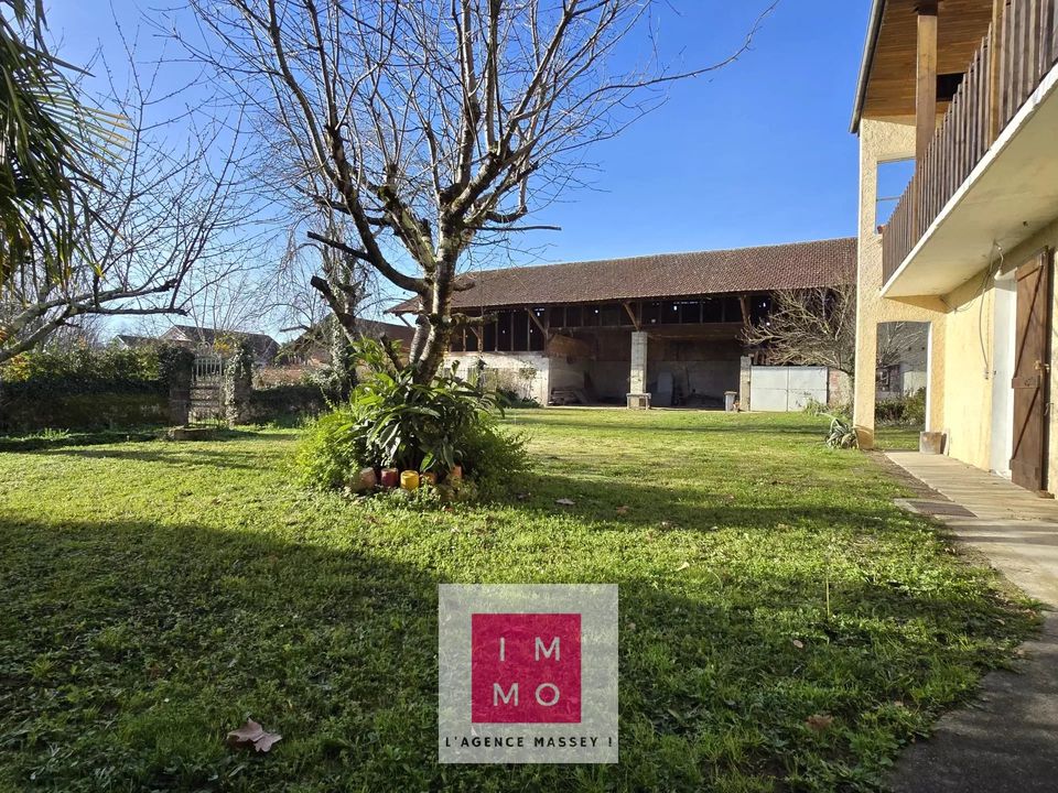 Villa a Tarbes, Hautes-Pyrenees - foto 1
