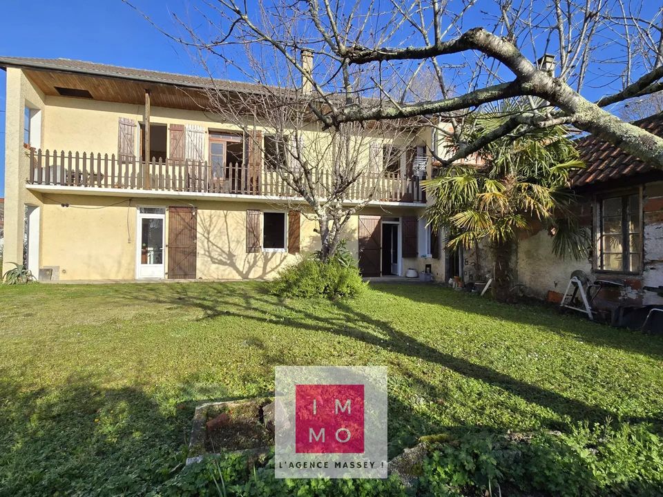 Villa i Tarbes, Hautes-Pyrenees - foto 1