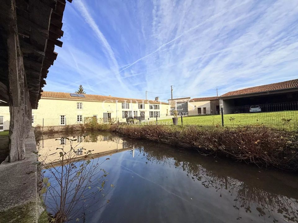 Villa i Barbezieux-Saint-Hilaire, Charente - foto 1