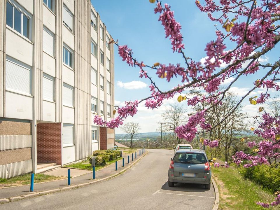 Apartment in Le Creusot, Saone-et-Loire - photo 1