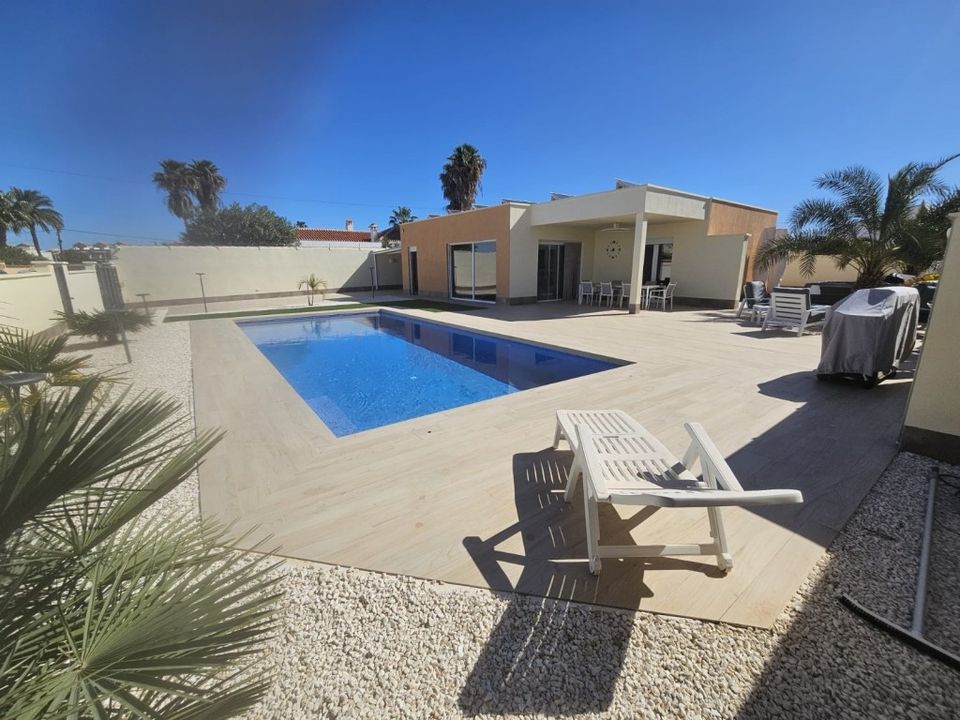 Villa i La Torreta, Alicante - foto 1