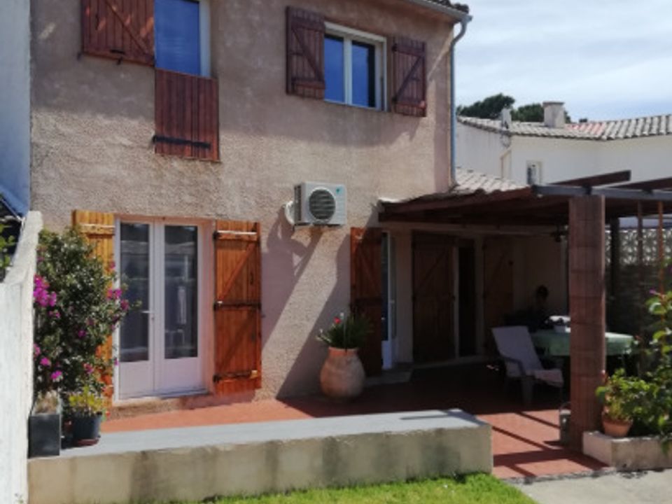 Villa i Santa-Maria-Poggio, Haute-Corse - foto 1