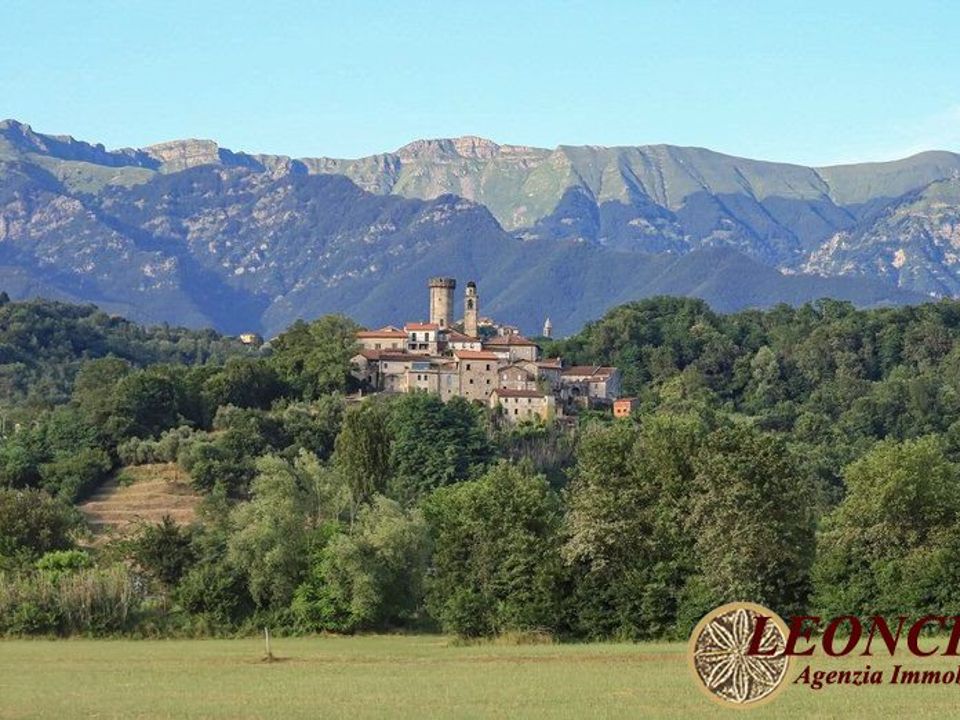 Helårsgrund i Villafranca in Lunigiana, Massa and Carrara - foto 1