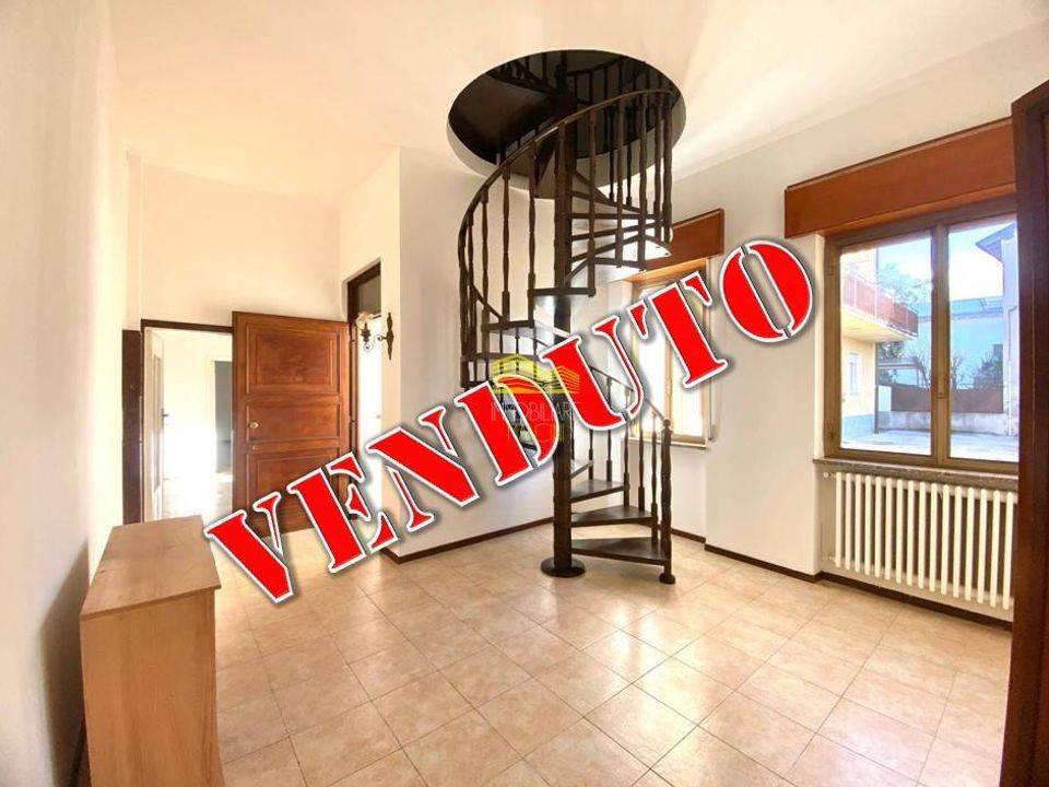Villa i Trezzo sull'Adda, Milan - foto 1