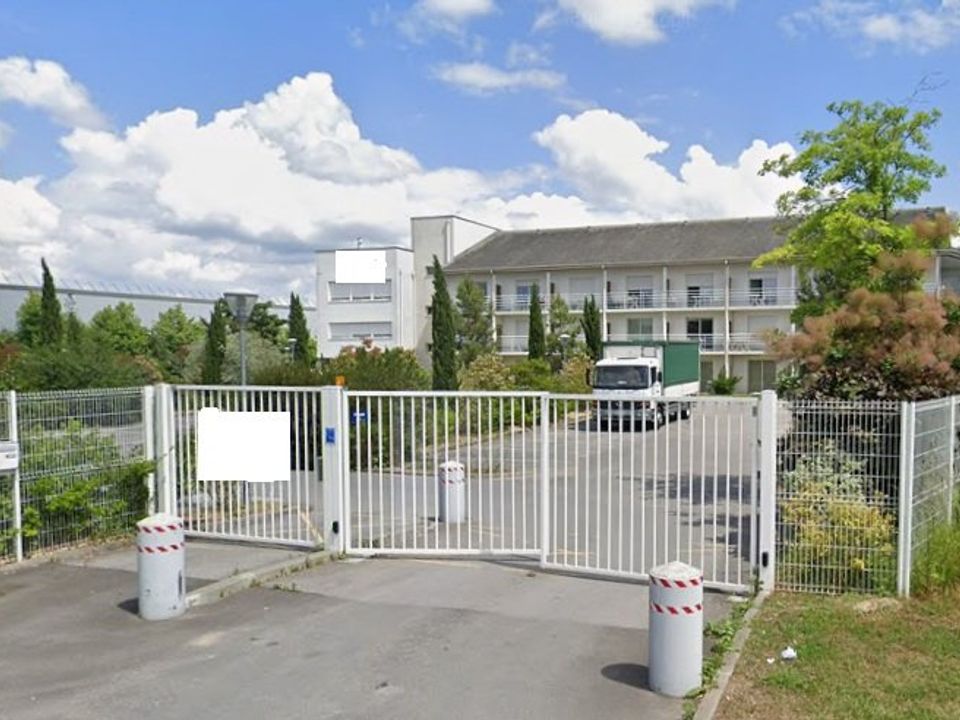Erhvervsejendom i Saint-Michel-sur-Orge, Essonne - foto 1