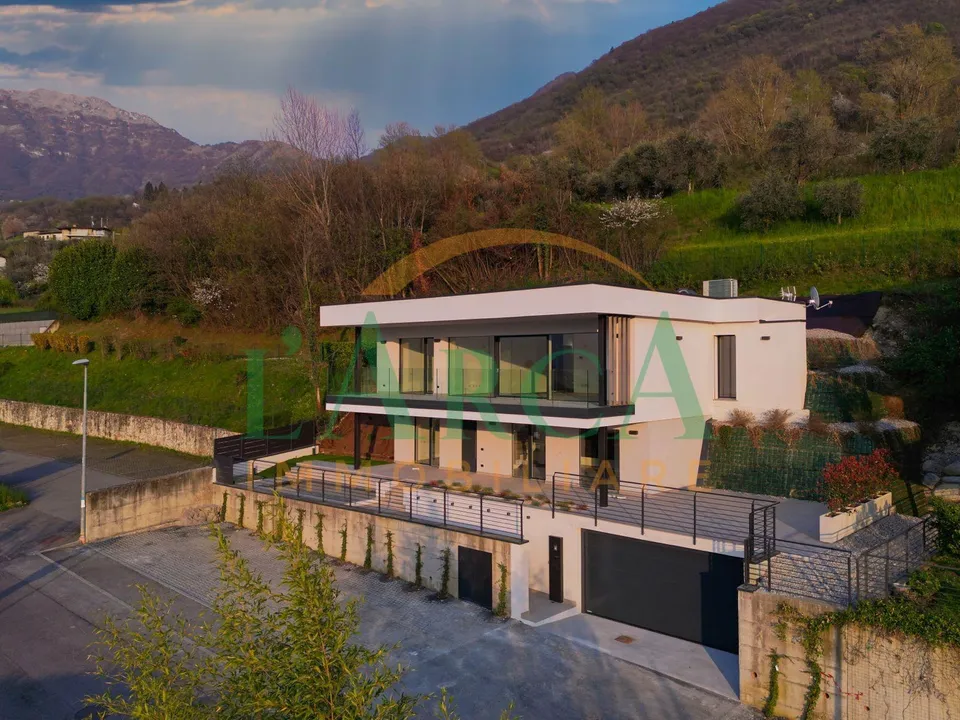 Villa i Sale Marasino, Brescia - foto 1