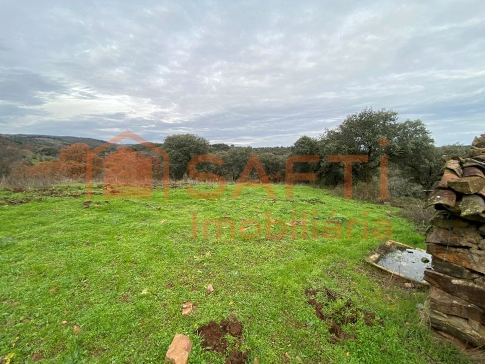 Helårsgrund i Macedo de Cavaleiros, Braganca - foto 1