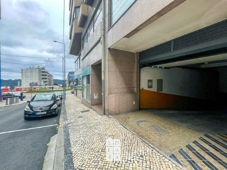Garage i Oliveira de Azemeis, Aveiro - foto 1