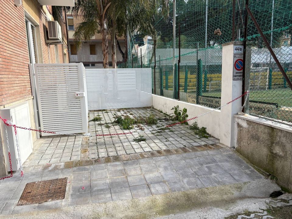 Parkeerruimte in San Benedetto Del Tronto, Ascoli Piceno - foto 1