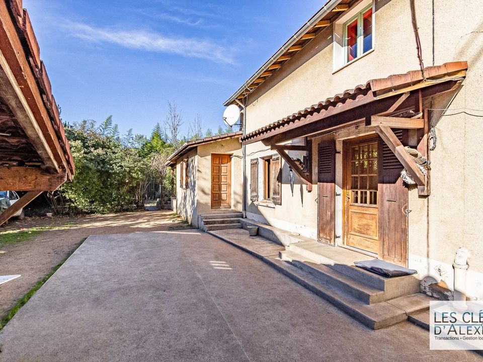 Villa i Villefranche-sur-Saône, Rhone - foto 1
