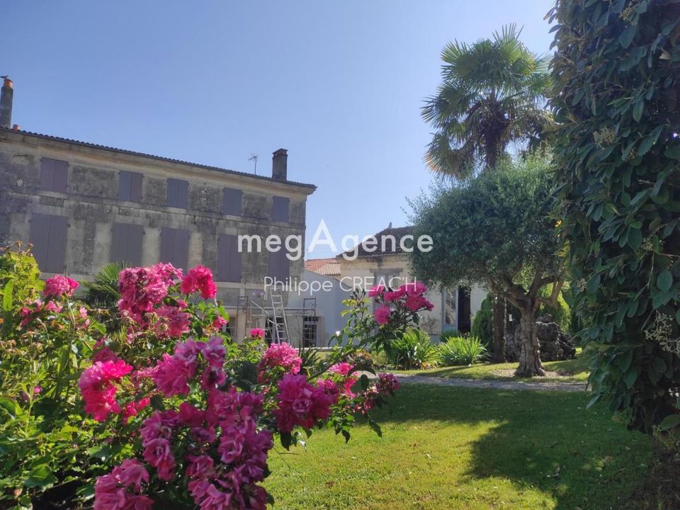 Villa i Saint-Jean-d'Angely, Charente-Maritime - foto 1